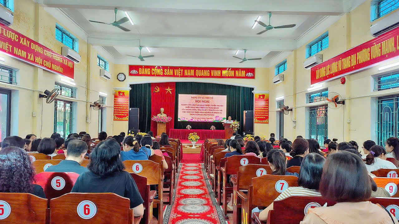 Đảng ủy xã Thư Vũ tổ chức Hội nghị học tập, quán triệt các văn kiện, nghị quyết trọng tâm của Trung ương, của Tỉnh ủy, địa phương.