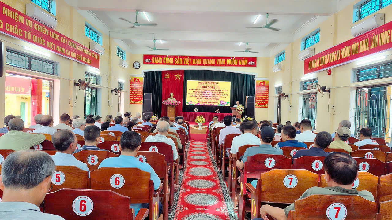 Đảng ủy xã Thư Vũ tổ chức Hội nghị học tập, quán triệt các văn kiện, nghị quyết trọng tâm của Trung ương, của Tỉnh ủy, địa phương