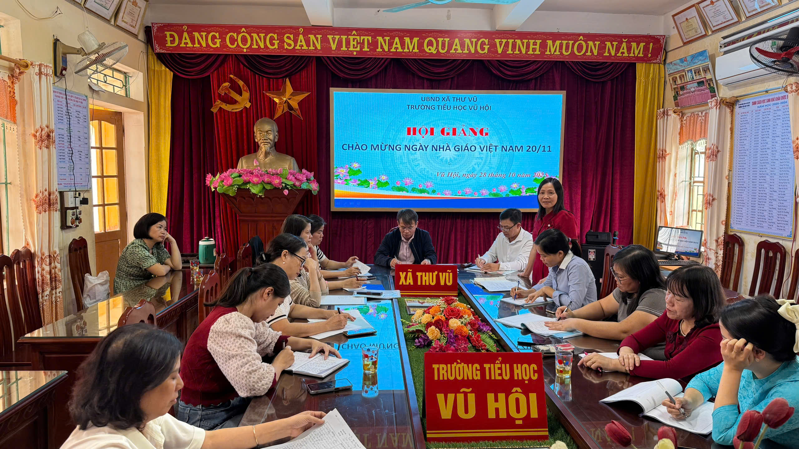 TẬP HUẤN PHÁT TRIỂN NĂNG LỰC SỐ CHO HỌC SINH TIỂU HỌC