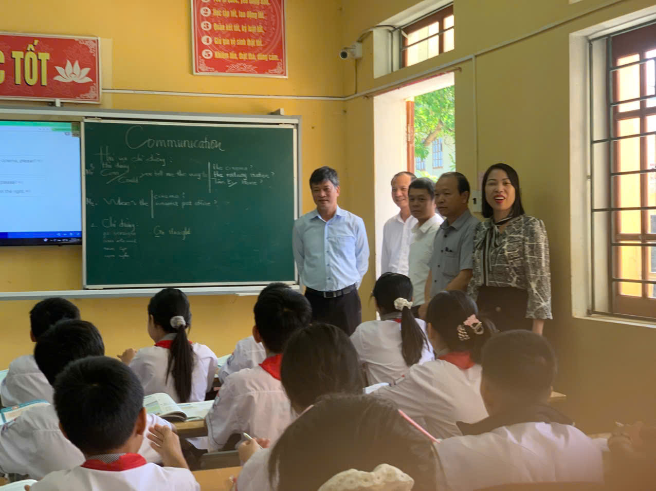Đồng chí Lê Xuân Tiến - Ủy viên BTV Tỉnh ủy, Phó Chủ tịch thường trực HĐND tỉnh về thăm và làm việc tại xã Thư Vũ