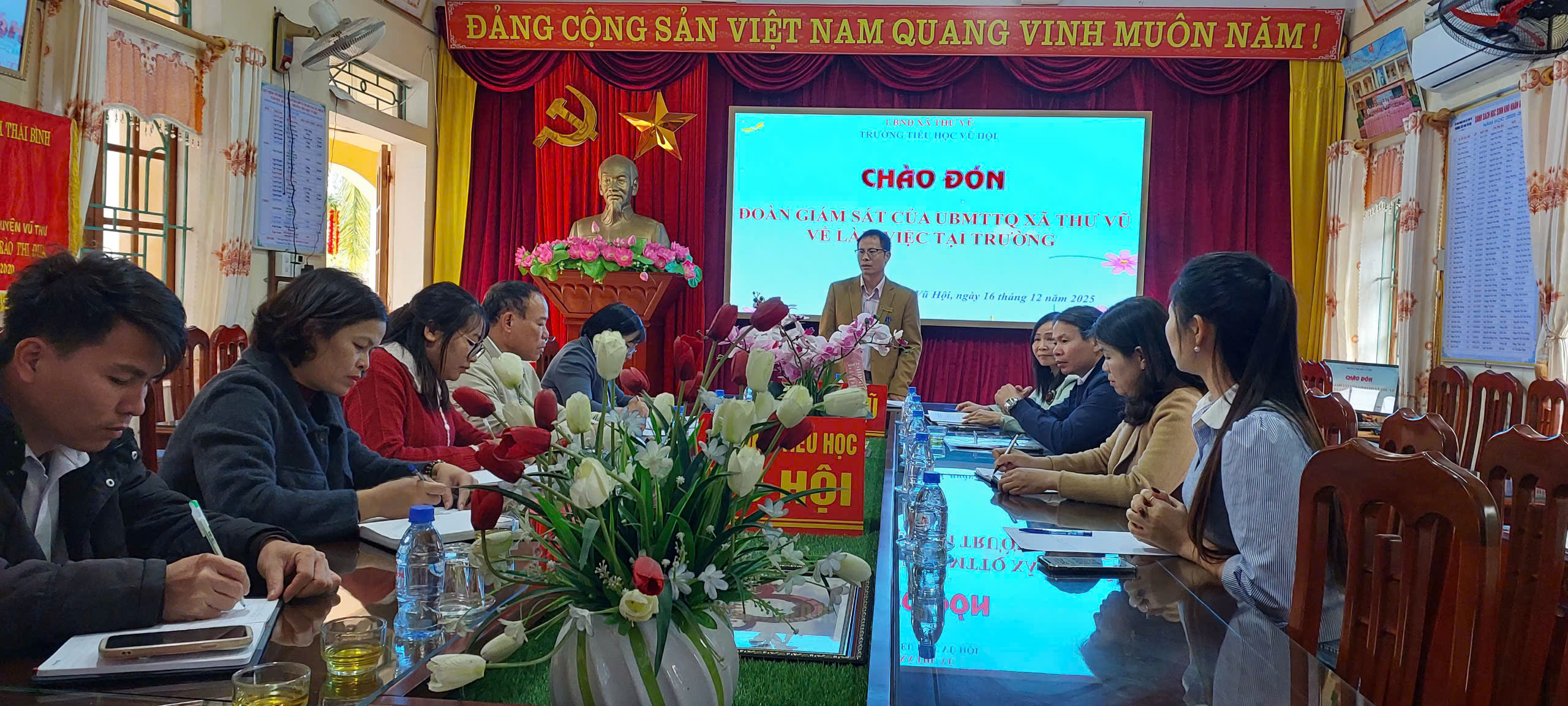 MẶT TRẬN TỔ QUỐC VIỆT NAM XÃ THƯ VŨ GIÁM SÁT KHẨU PHẦN ĂN BÁN TRÚ TẠI TRƯỜNG TIỂU HỌC VŨ HỘI