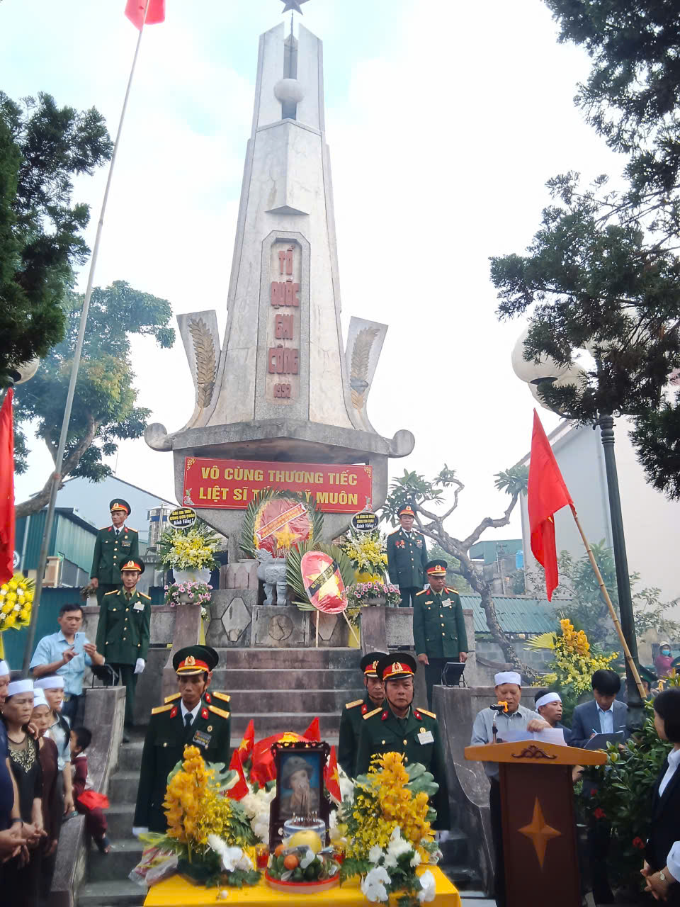 XÃ THƯ VŨ TRANG TRỌNG TỔ CHỨC LỄ ĐÓN NHẬN VÀ AN TÁNG HÀI CỐT LIỆT SĨ TỐNG SỸ MUÔN