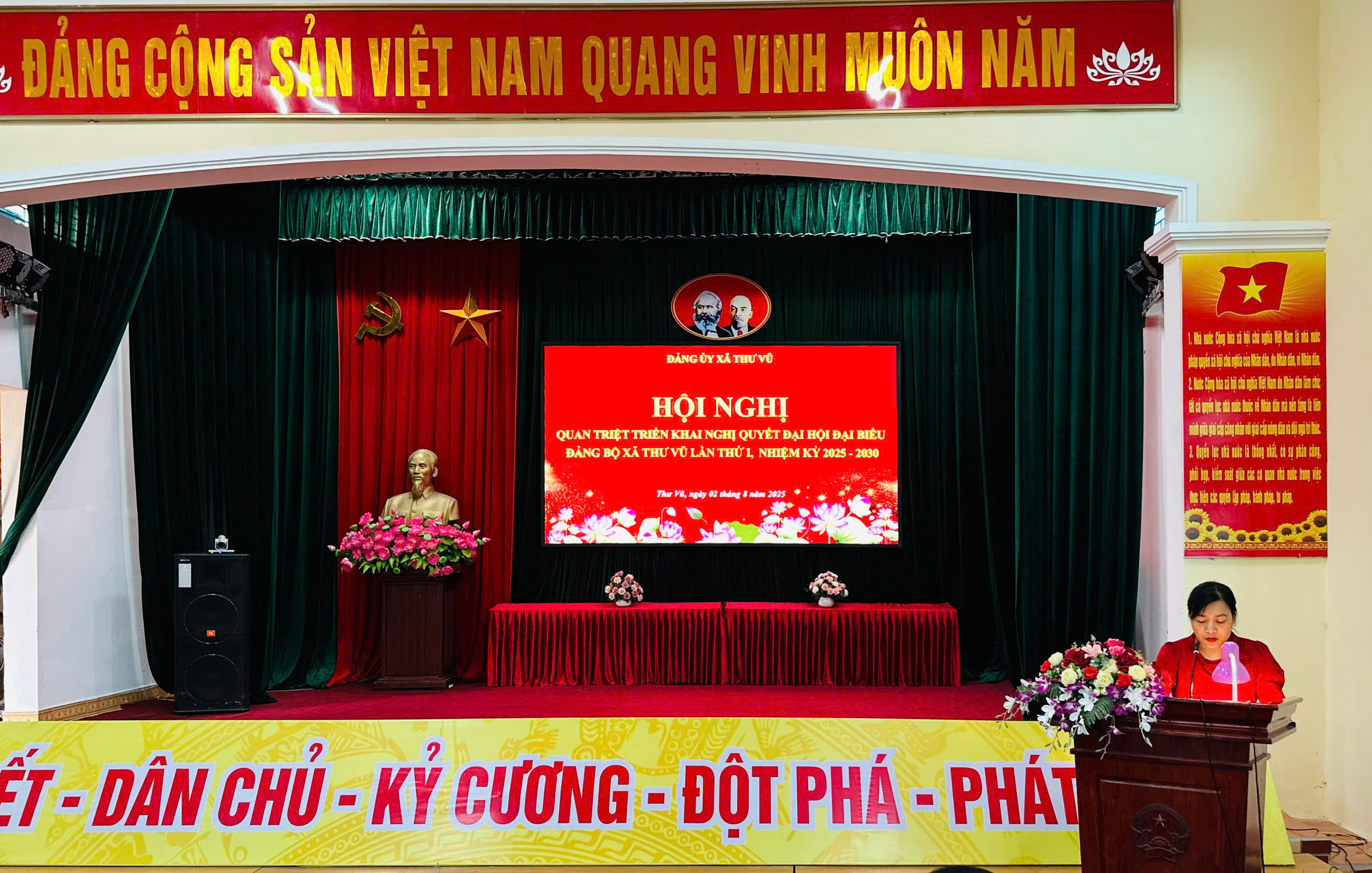 Hội nghị quán triệt triển khai Nghị quyết Đại hội đại biểu Đảng bộ xã Thư Vũ lần thứ nhất, nhiệm kỳ 2025 – 2030(ảnh: Nguyễn Ngoan, Phó chủ tịch Mặt trận tổ quốc xã)