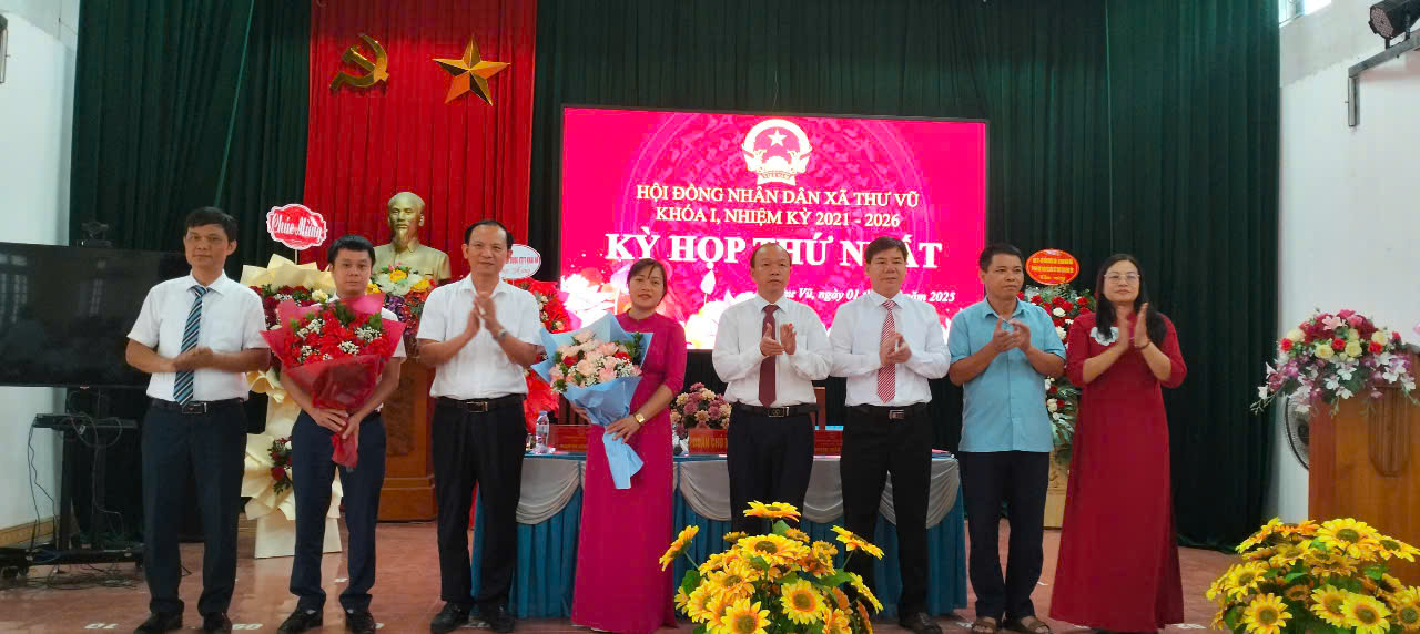 Hội đồng nhân dân xã Thư Vũ khóa I, nhiệm kỳ 2021-2026 họp phiên thứ nhất