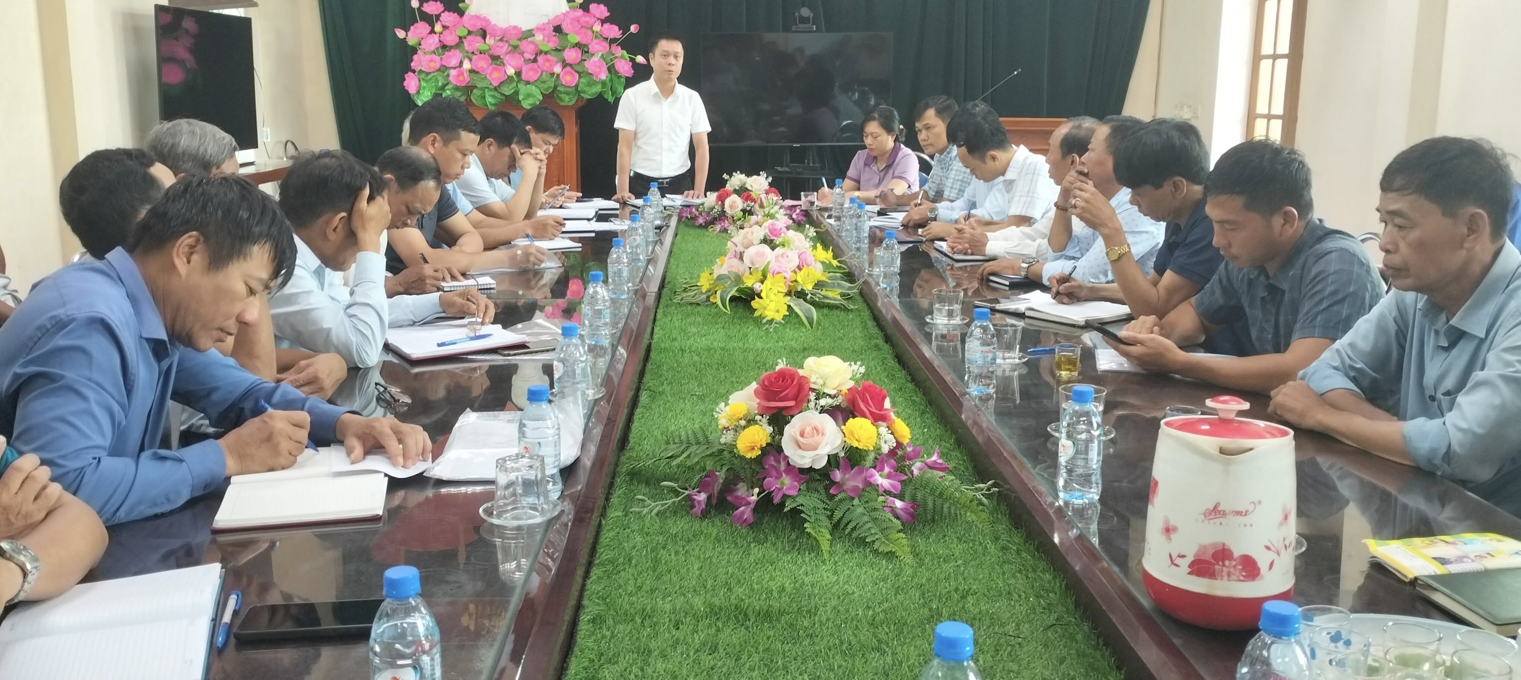 Xã Thư Vũ  họp cũng triển khai một số nhiệm vụ trọng tâm trong thời gian tới