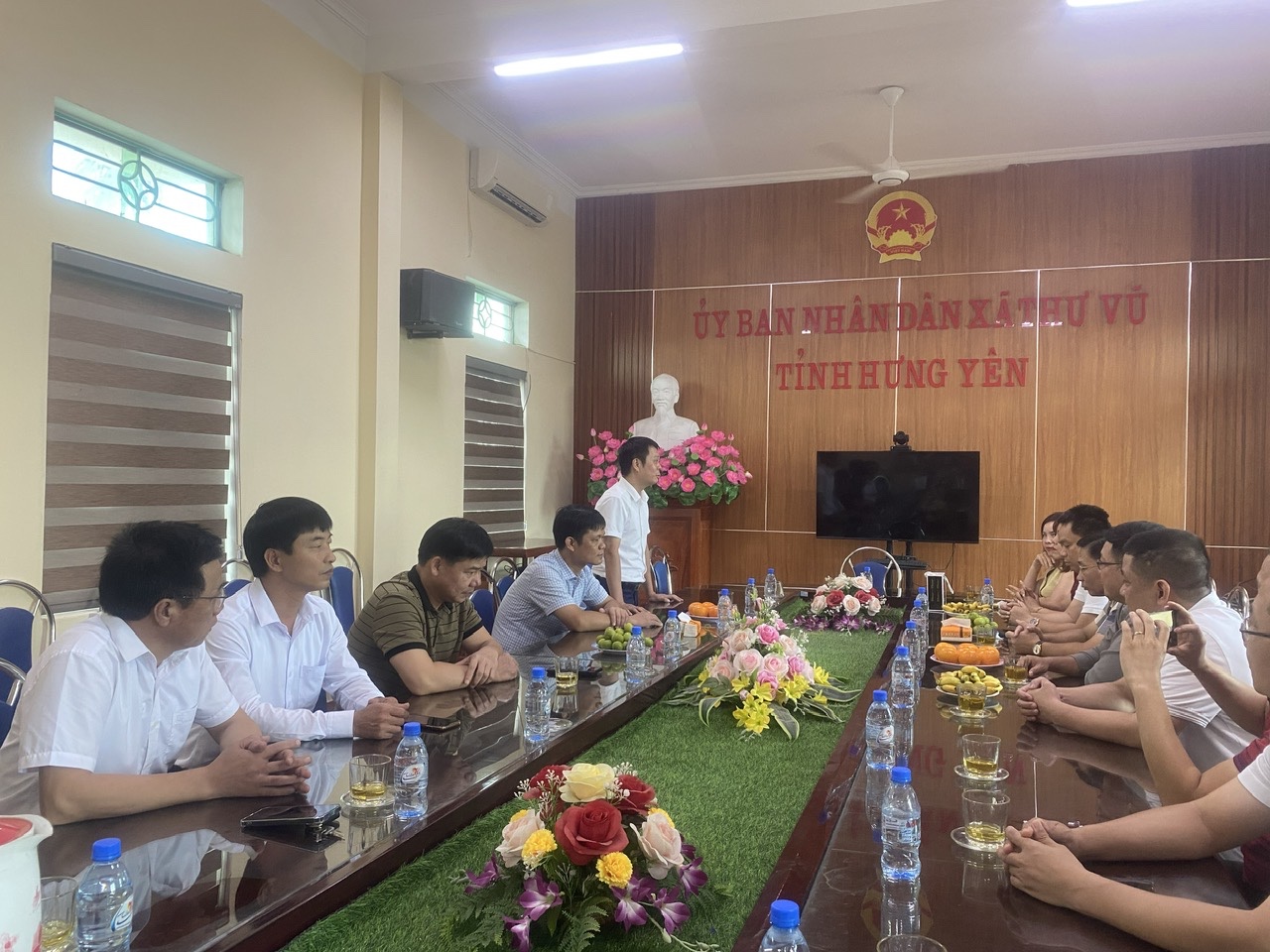 Lãnh đạo xã Thư Vũ làm việc với các đoàn, nhà đầu tư doanh nghiệp