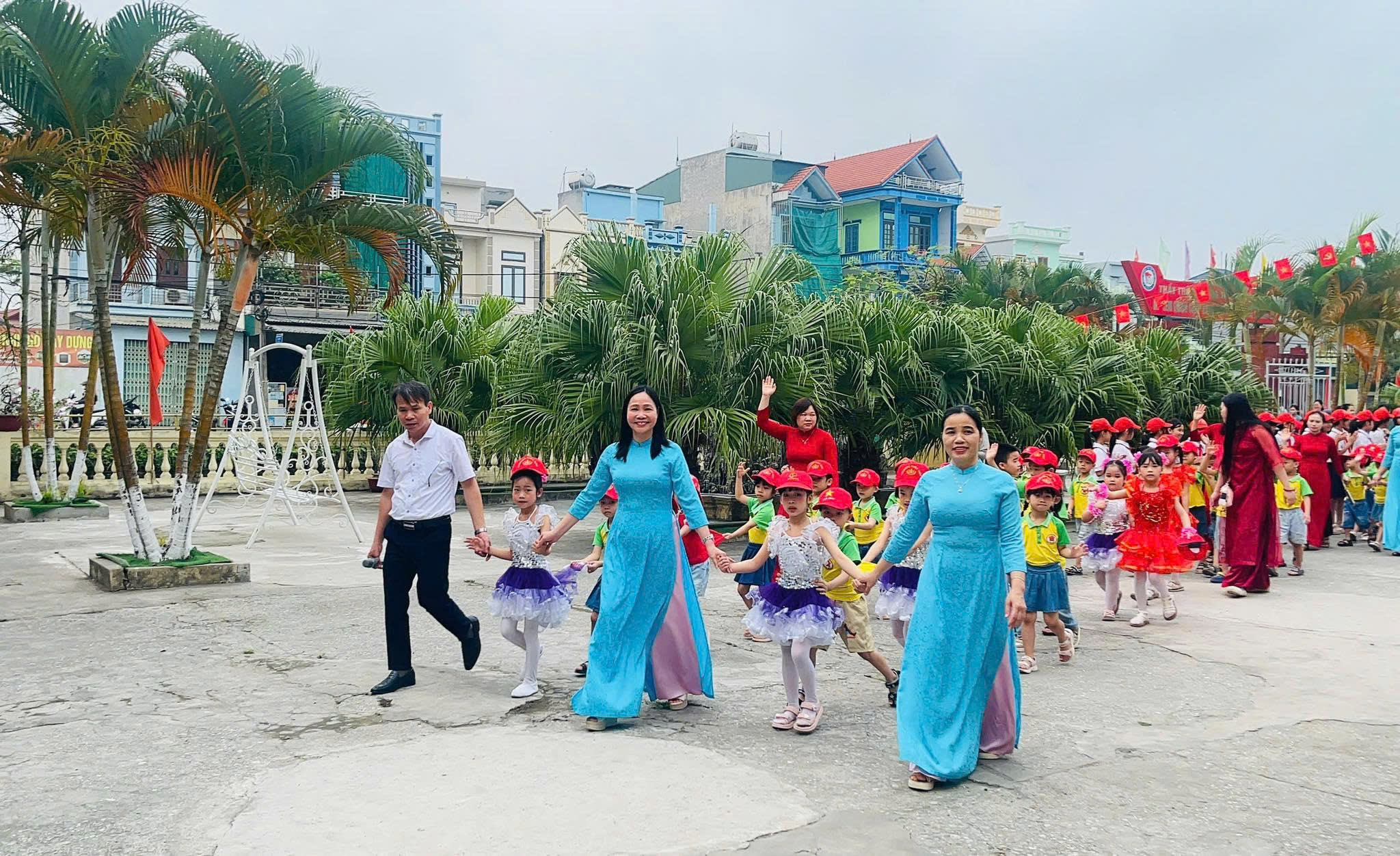 HÀNH TRANG VÀO LỚP 1: CHUYẾN THĂM QUAN ĐẦY THÚ VỊ CỦA CÁC BÉ 5 TUỔI TRƯỜNG MẦM NON VŨ HỘI