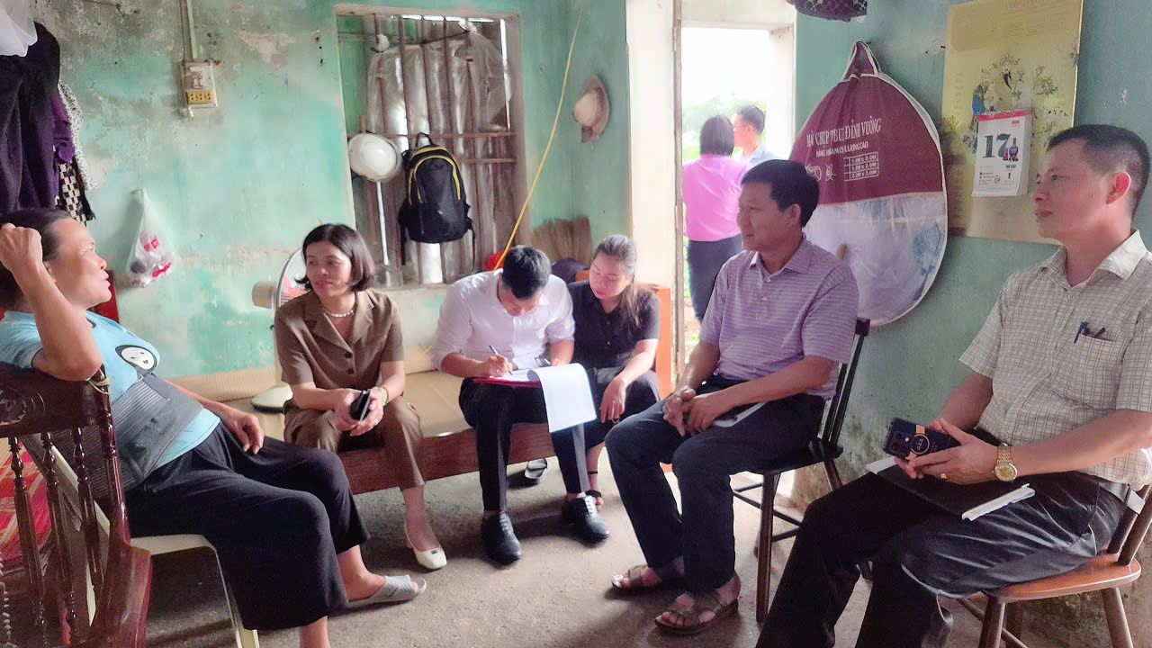 Hội nghị triển khai chương trình hỗ trợ xây dựng nhà ở cho hộ nghèo tại xã Thư Vũ