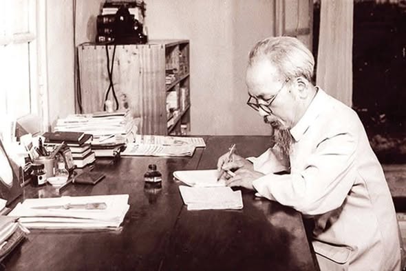 VỮNG TIN THEO ĐẢNG